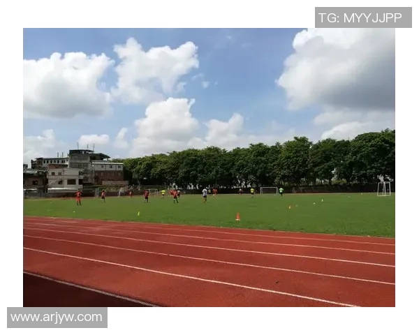 梅县高级中学足球明星的成长之路与荣耀时刻分享